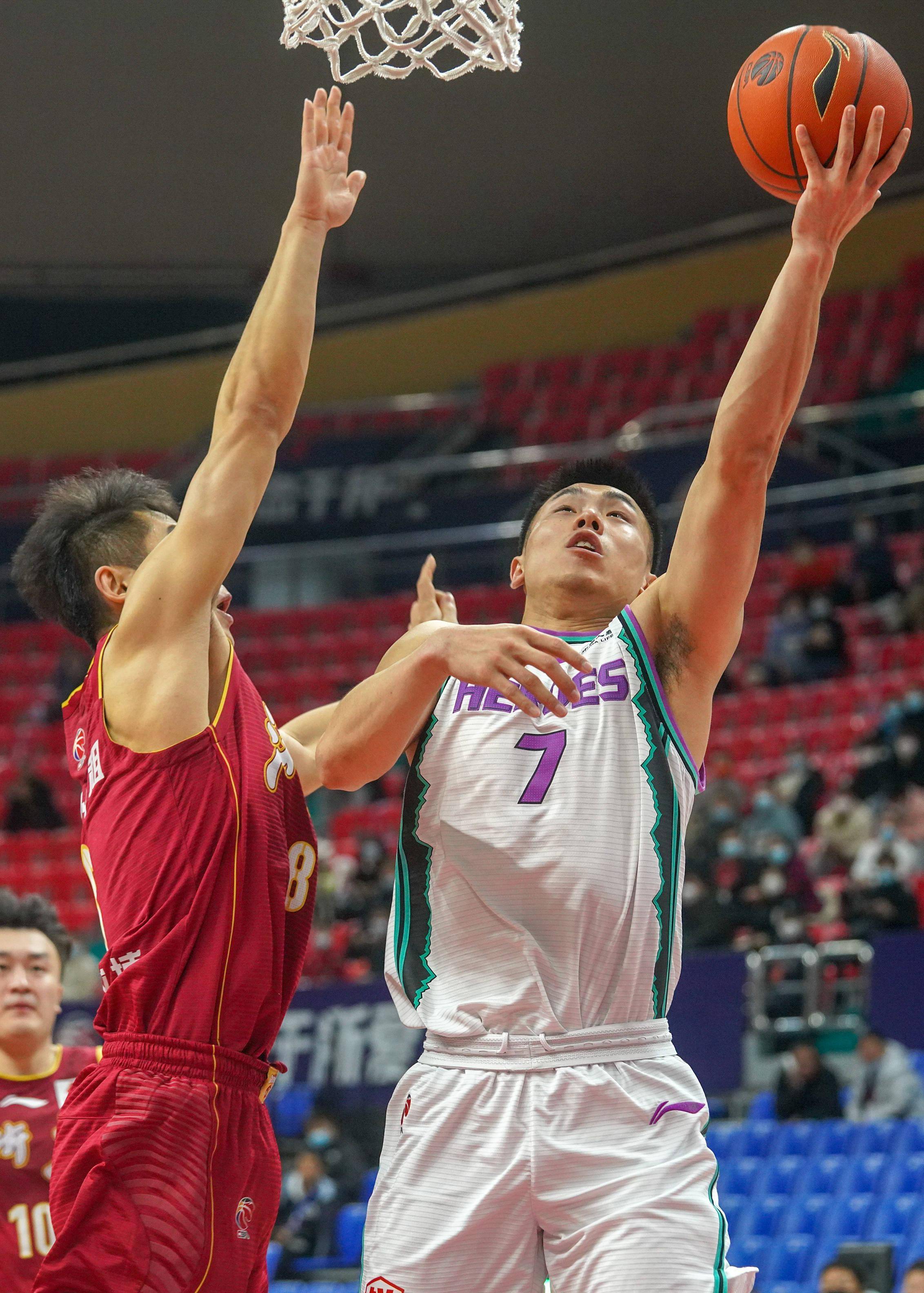 ayx.com_山东高速击败山西汾酒，CBA中游格局生变