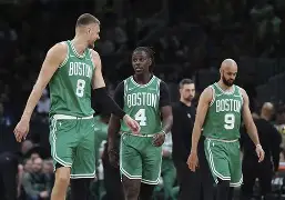 爱游戏_波士顿凯尔特人NBA击败布鲁克林篮网塔图姆三分连中(布鲁克林篮网对波士顿凯尔特人)